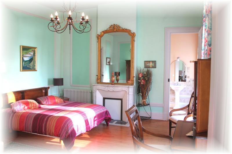 Chateau Des Saveurs Saint-Sauveur-dʼÉmalleville Habitación foto